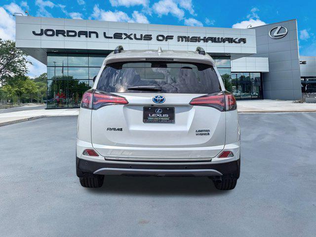 Photo of 2018 Blizzard Pearl Toyota RAV4 Hybrid