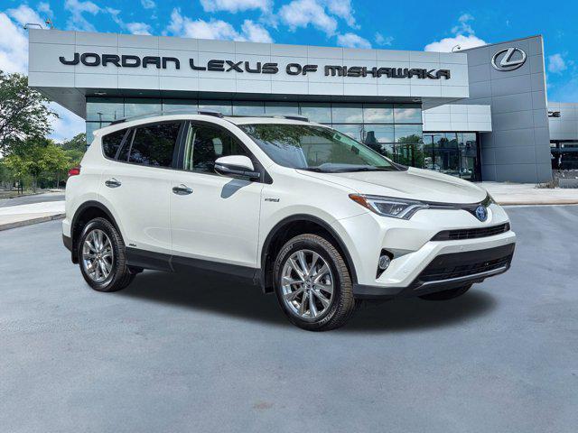 Photo of 2018 Blizzard Pearl Toyota RAV4 Hybrid