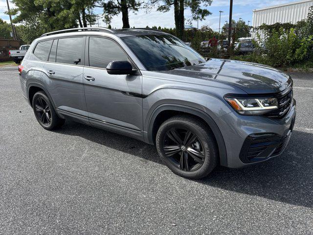 Photo of 2023 Pyrite Silver Metallic Volkswagen Atlas
