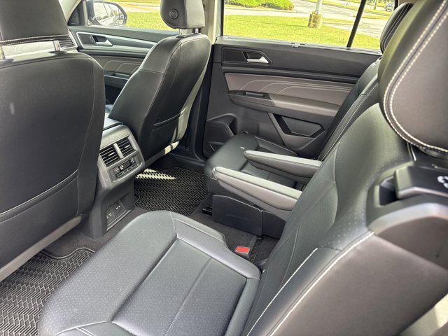 Photo of 2023 Pyrite Silver Metallic Volkswagen Atlas