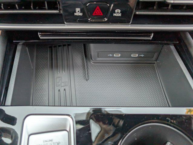 Photo of 2025 Deep Black Pearl Volkswagen Atlas