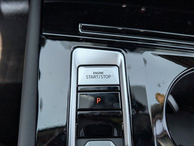 Photo of 2025 Deep Black Pearl Volkswagen Atlas