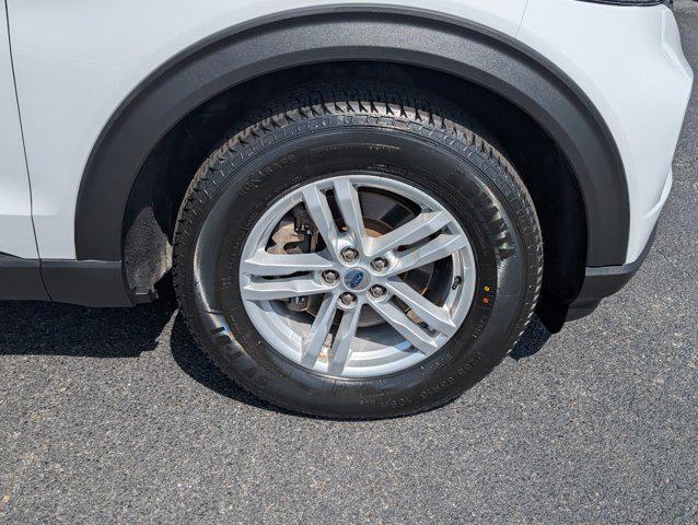 Photo of 2023 Oxford White Ford Explorer