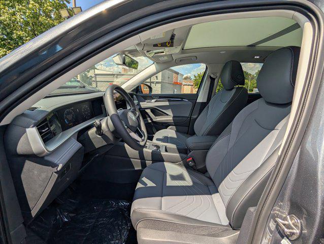 Photo of 2025 Platinum Gray Metallic Volkswagen Tiguan