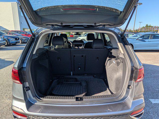 Photo of 2024 Platinum Gray Metallic Volkswagen Taos