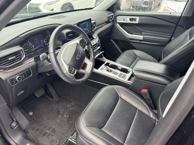Photo of 2024 Black Metallic Ford Explorer
