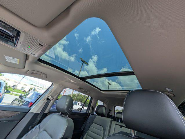 Photo of 2025 Platinum Gray Metallic Volkswagen Atlas