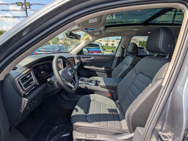 Photo of 2025 Platinum Gray Metallic Volkswagen Atlas