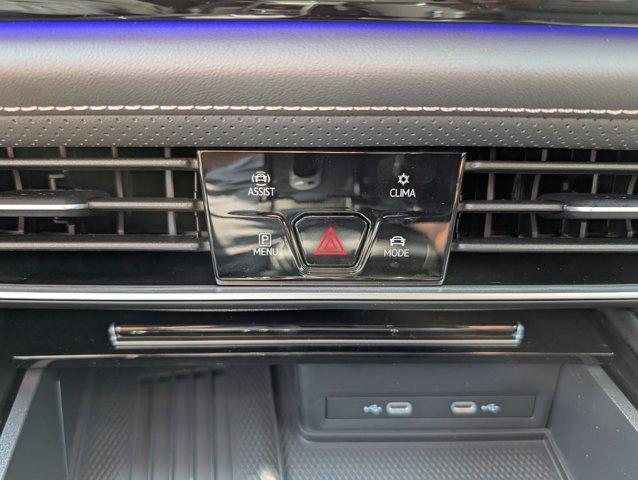 Photo of 2025 Platinum Gray Metallic Volkswagen Atlas