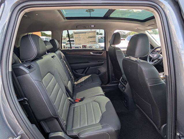 Photo of 2025 Platinum Gray Metallic Volkswagen Atlas