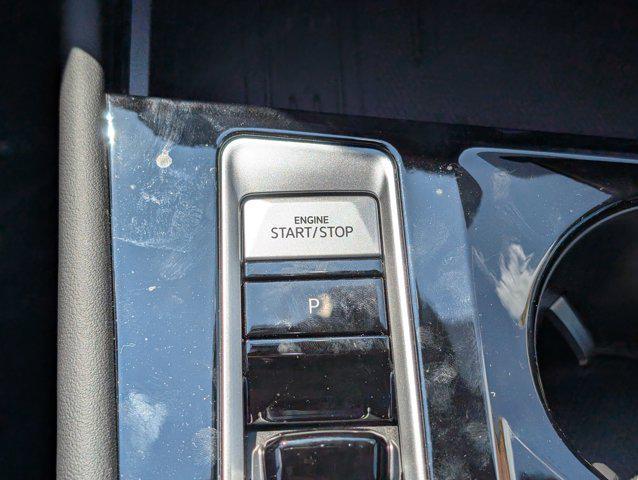 Photo of 2025 Platinum Gray Metallic Volkswagen Atlas