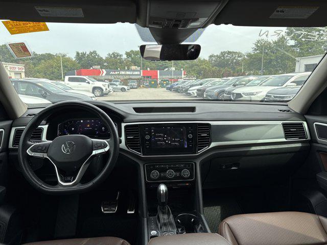 Photo of 2023 Pyrite Silver Metallic Volkswagen Atlas