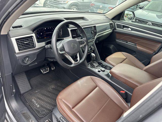 Photo of 2023 Pyrite Silver Metallic Volkswagen Atlas