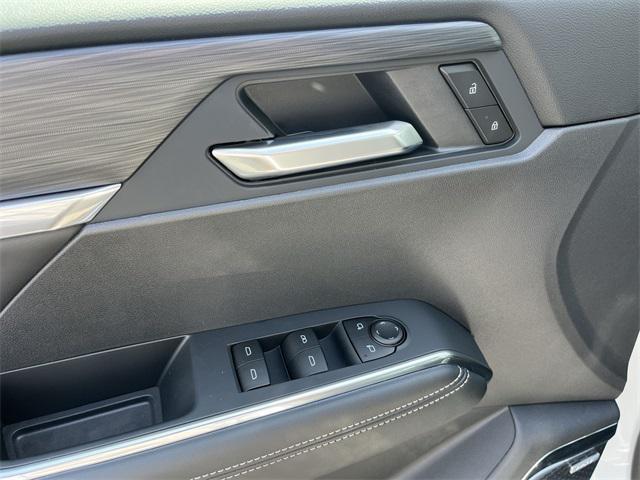 Photo of 2025 Summit White GMC Acadia
