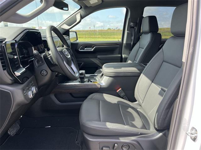 Photo of 2025 Summit White GMC Sierra 1500