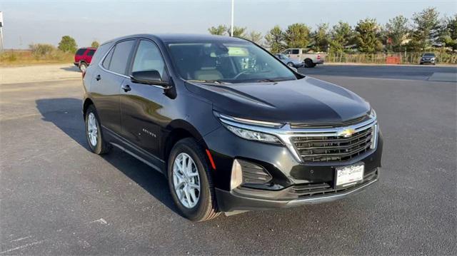Photo of 2022 Mosaic Black Metallic Chevrolet Equinox