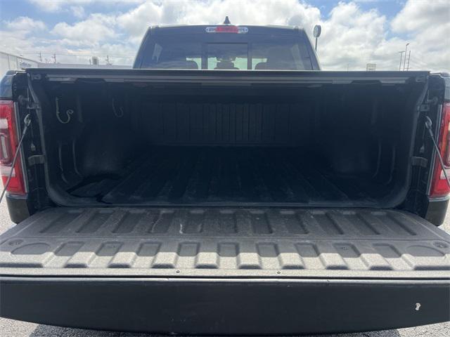 Photo of 2020 Diamond Black Crystal Pearlcoat RAM 1500