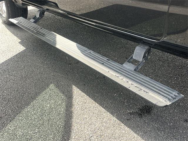 Photo of 2020 Diamond Black Crystal Pearlcoat RAM 1500