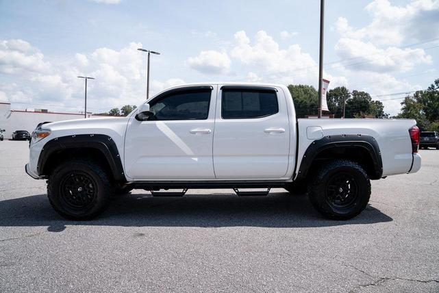 Photo of 2021 Super White Toyota Tacoma