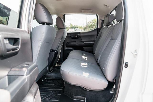 Photo of 2021 Super White Toyota Tacoma