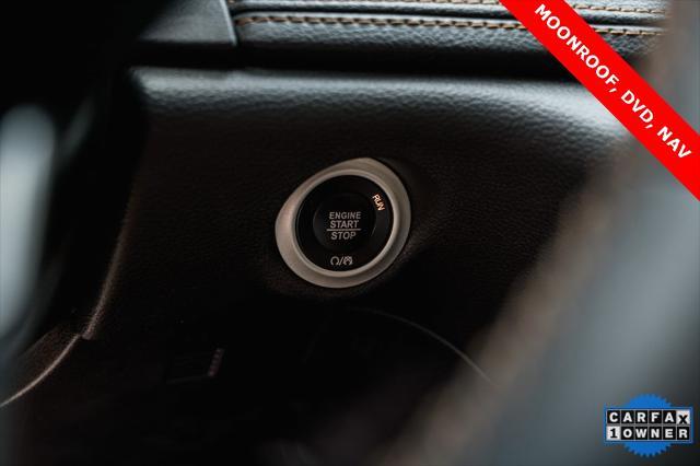 Photo of 2022 Brilliant Black Crystal Pearlcoat Chrysler Pacifica