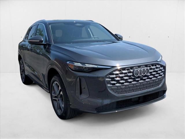 Photo of 2025 Tambora Gray Metallic Audi Q5