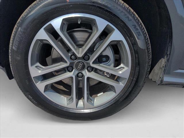 Photo of 2025 Tambora Gray Metallic Audi Q5