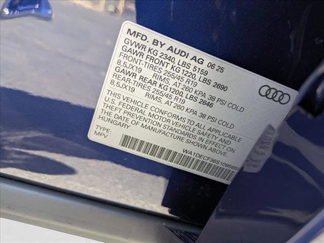 Photo of 2025 Navarra Blue Metallic Audi Q3