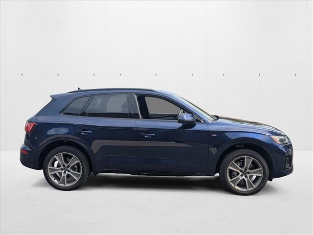 Photo of 2025 Navarra Blue Metallic Audi Q5