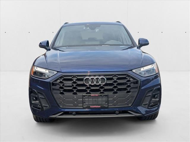 Photo of 2025 Navarra Blue Metallic Audi Q5