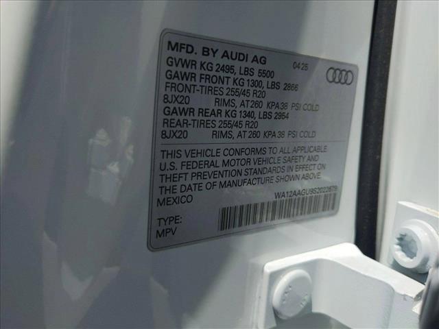 Photo of 2025 Glacier White Metallic Audi Q5