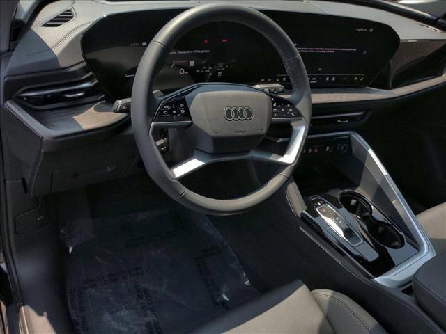 Photo of 2025 Mythos Black Metallic Audi Q5