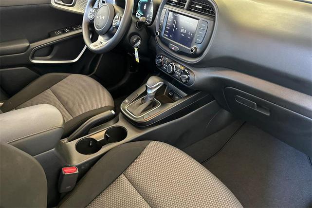 Photo of 2024 Snow White Pearl Kia Soul