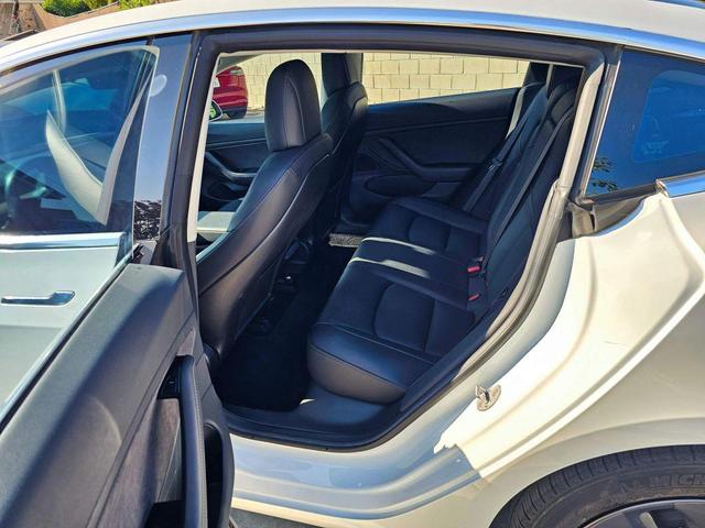 Photo of 2018 Pearl White Multi-Coat Tesla Model 3