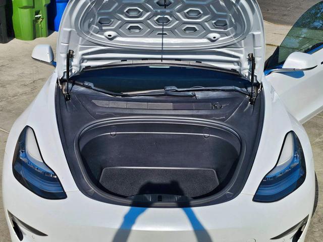 Photo of 2018 Pearl White Multi-Coat Tesla Model 3