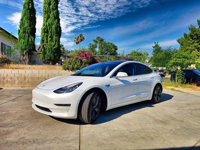 Photo of 2018 Pearl White Multi-Coat Tesla Model 3