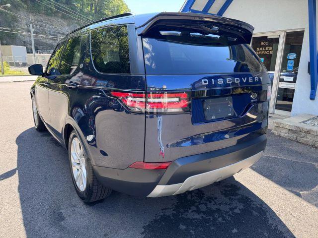 Photo of 2017 Lorie Blue Land Rover Discovery