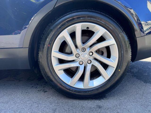 Photo of 2017 Lorie Blue Land Rover Discovery
