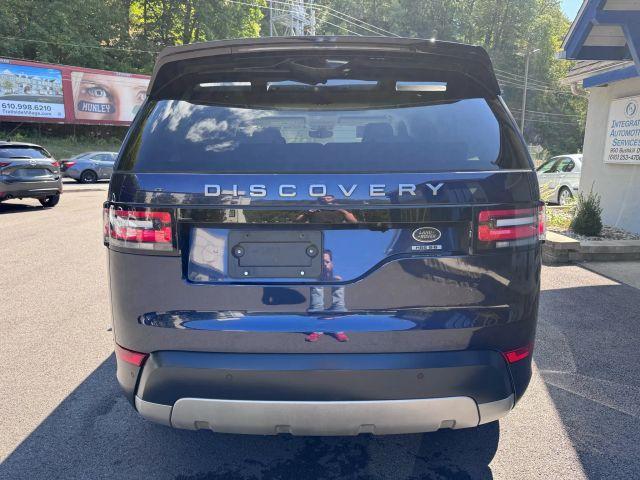 Photo of 2017 Lorie Blue Land Rover Discovery