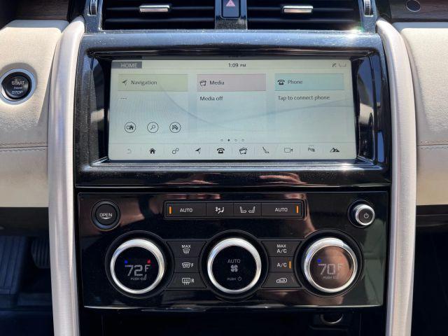 Photo of 2017 Lorie Blue Land Rover Discovery