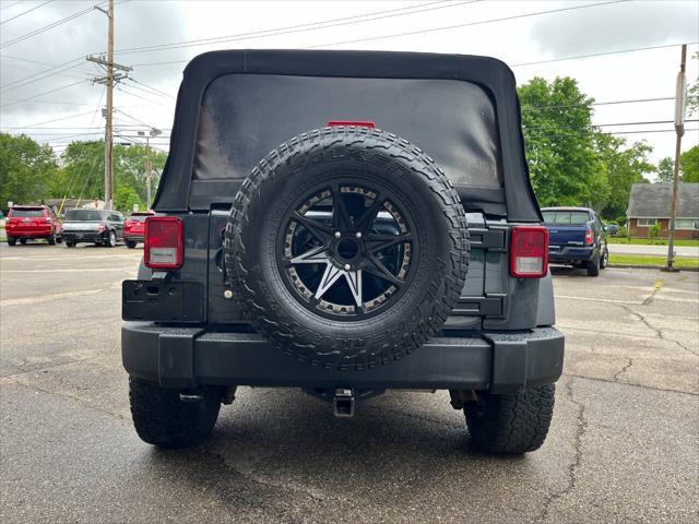 Photo of 2016 Gray Jeep Wrangler Unlimited