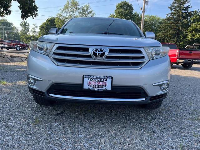 Photo of 2011 Titanium Toyota Highlander