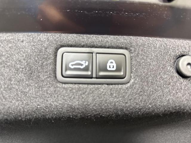 Photo of 2025 Black Genesis G70