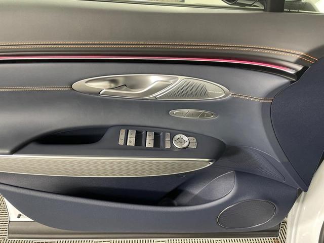 Photo of 2026 Alta White Genesis GV70
