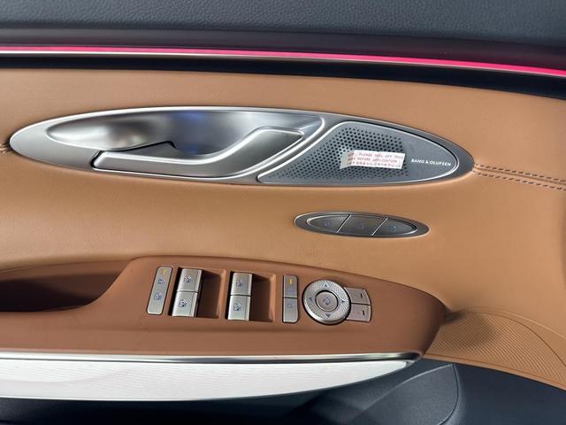 Photo of 2026 Alta White Genesis GV70