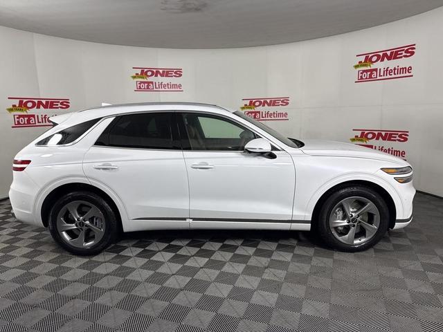 Photo of 2026 Alta White Genesis GV70