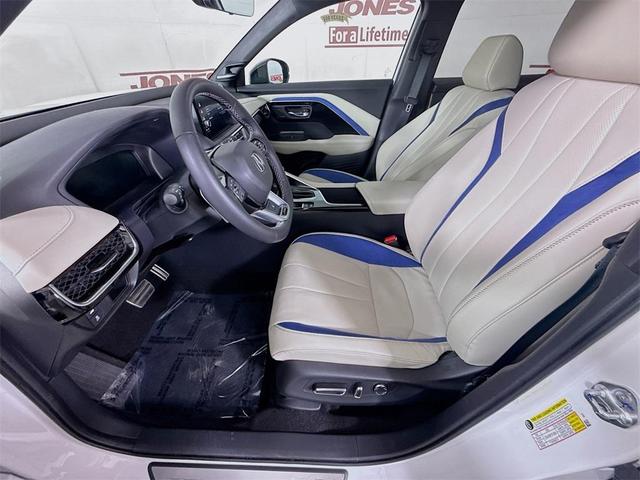 Photo of 2025 Platinum White Pearl Acura ADX