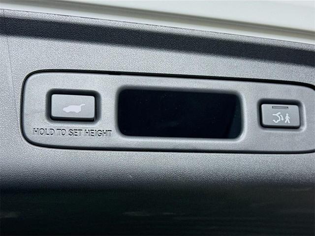Photo of 2025 Platinum White Pearl Acura ADX
