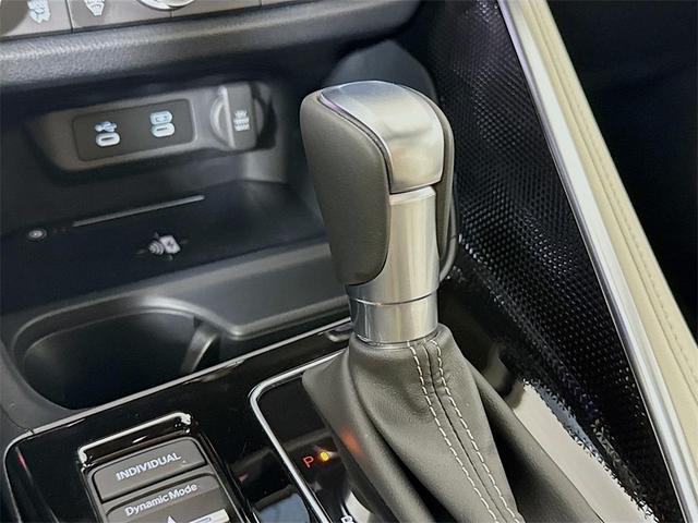 Photo of 2025 Platinum White Pearl Acura ADX