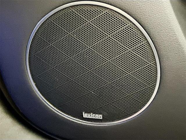 Photo of 2022 White Genesis GV80